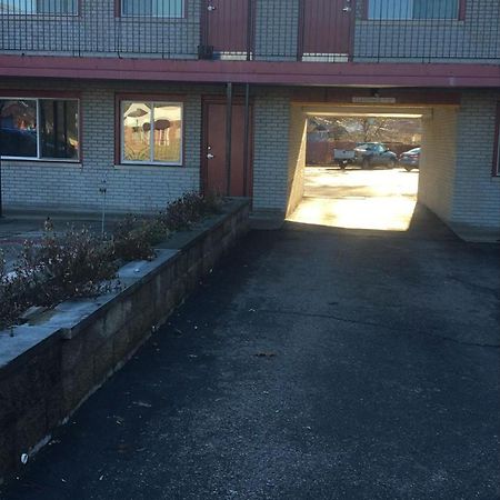 Dorchester Motel 파밍턴힐스 외부 사진