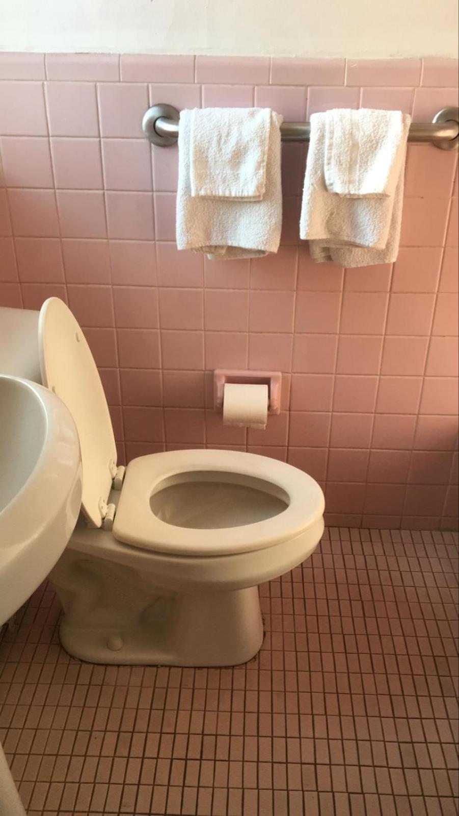 Dorchester Motel 파밍턴힐스 외부 사진
